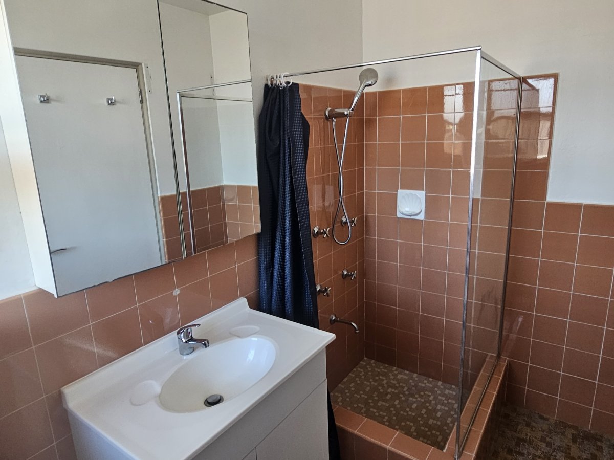 One bedroom in sought after Waverton