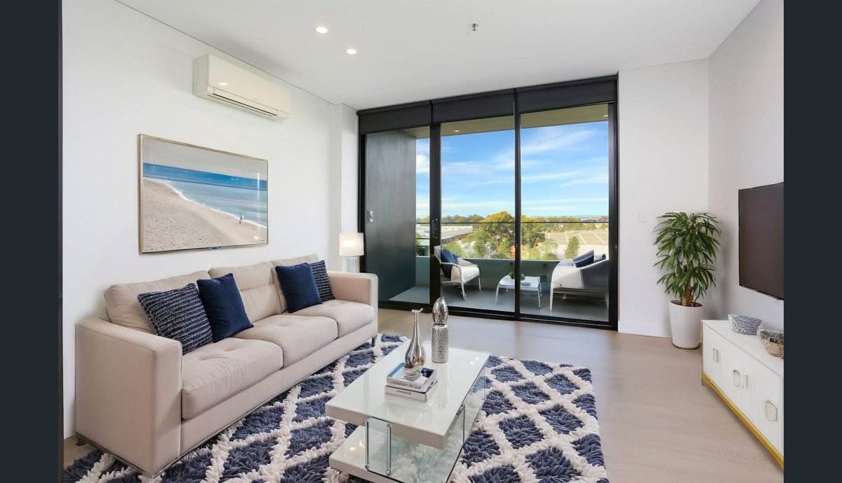 Modern Spacious One bedroom unit with views!