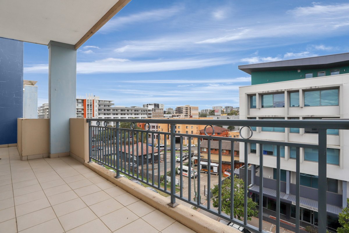 Large Top Floor Apartment in a Great Location